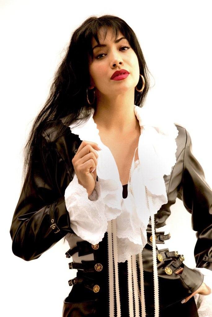 Maya Zapata como Selena