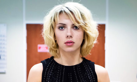 La gente no está aprobando a ScarJo como hombre trans