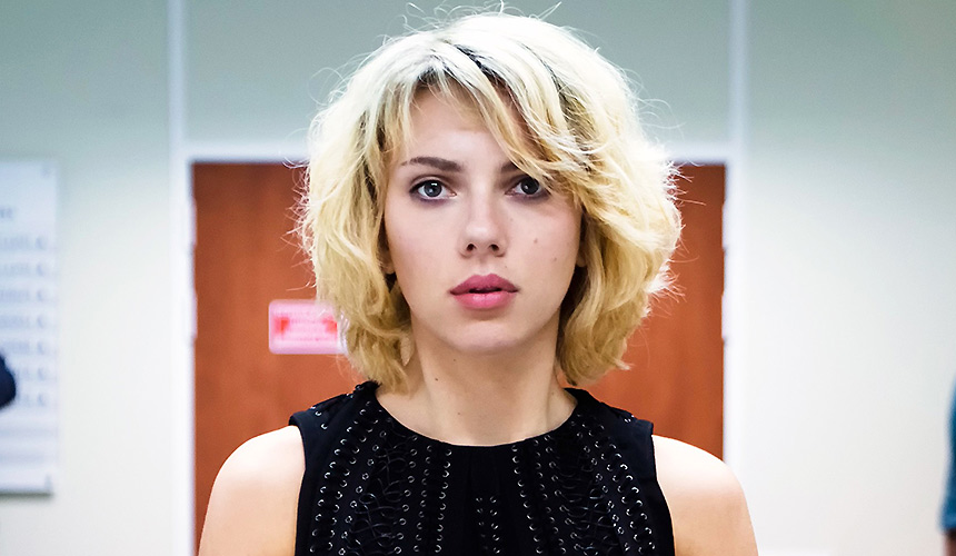 La gente no está aprobando a ScarJo como hombre trans