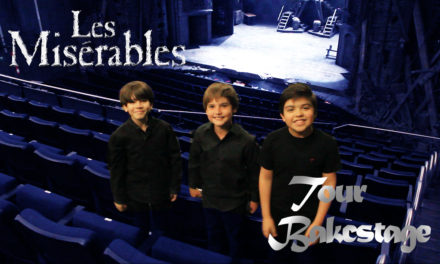 Tour backstage de Les Mis con los niños Gavroche