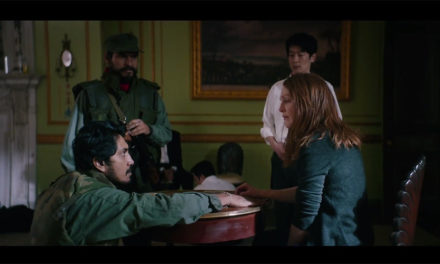 Video: Tenoch Huerta va a secuestrar a Julianne Moore