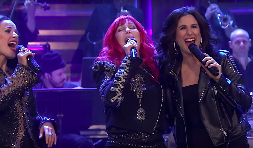 Cher cantó con el elenco de The Cher Show y pues #Épico