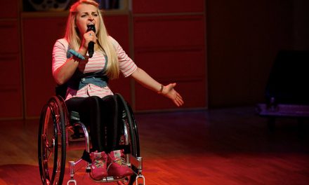 De cómo esta ex etrella de Glee conquistó Broadway