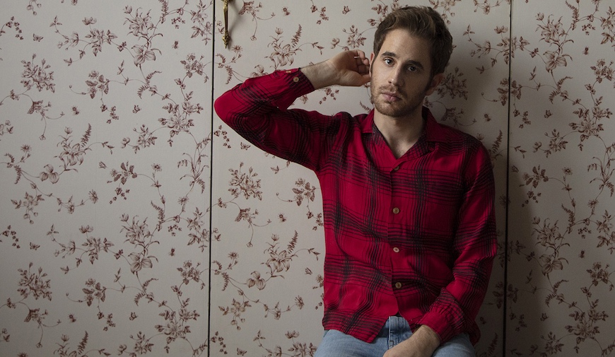 Escucha a Ben Platt cantar Somewhere de West Side Story