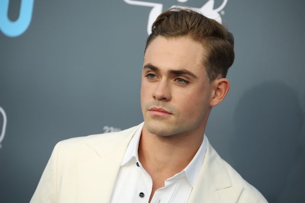 Dacre Montgomery para el príncipe Eric