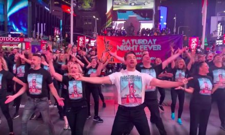 Así se vivió el flash mob de Saturday Night Fever en NY