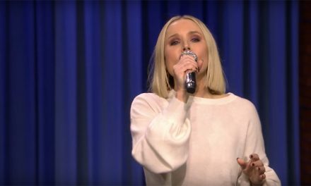 Mira a Kristen Bell cantar décadas de canciones Disney