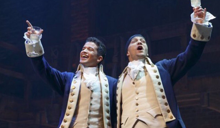 Escucha a Jordan Fisher cantar como Burr de Hamilton