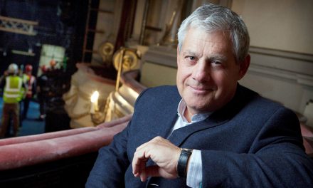 Cameron Mackintosh responde a acusaciones transfóbicas