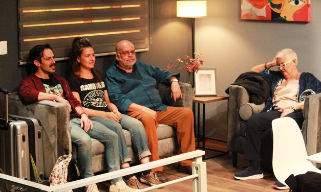 Los Perros – Review