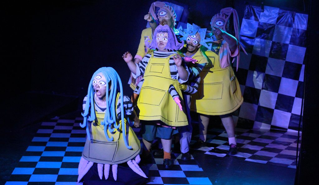 ¿nOrMaL? obra de teatro