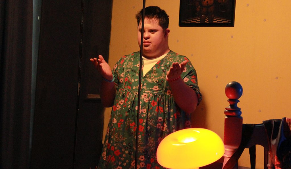¿nOrMaL? obra de teatro