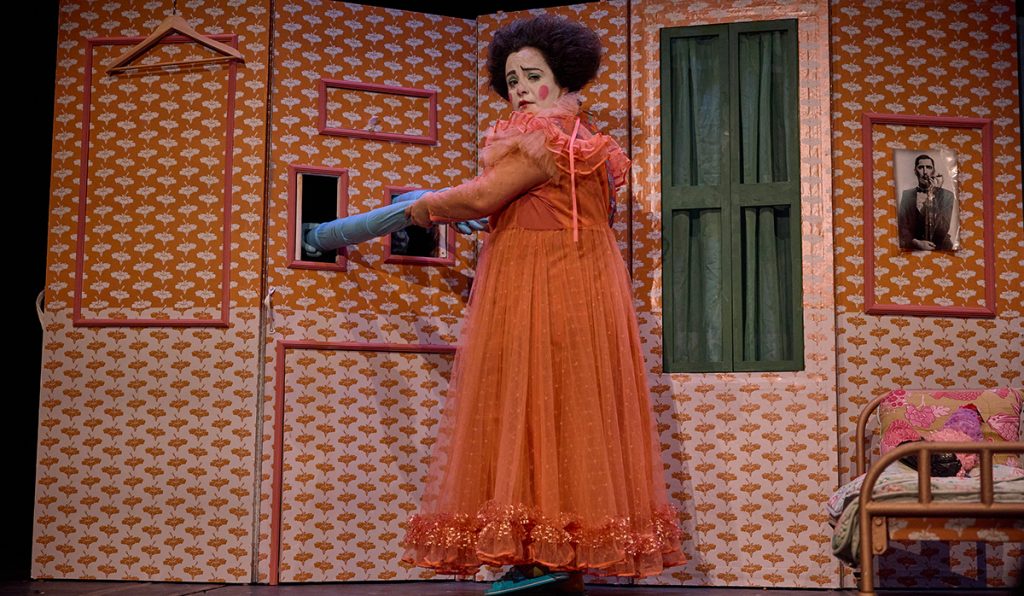 Julieta de Chula the Clown