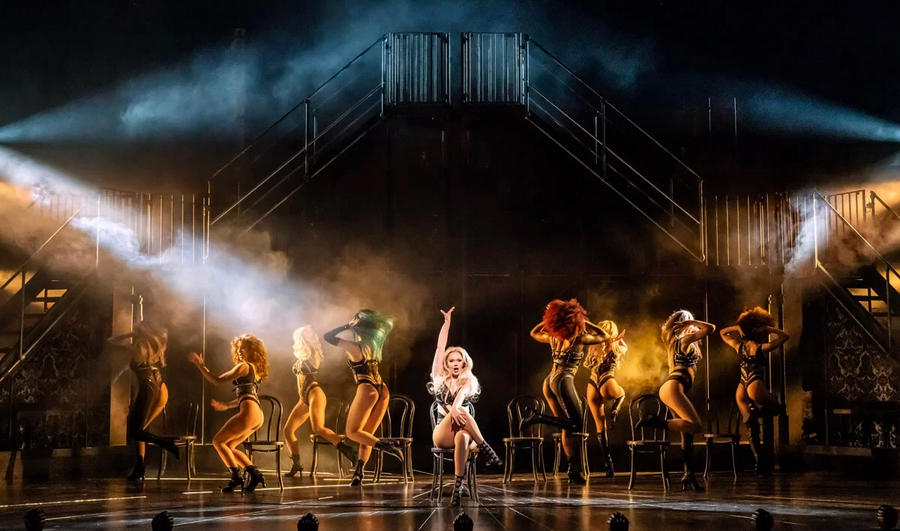 ¿Qué está diciendo la crítica de Burlesque, el Musical?