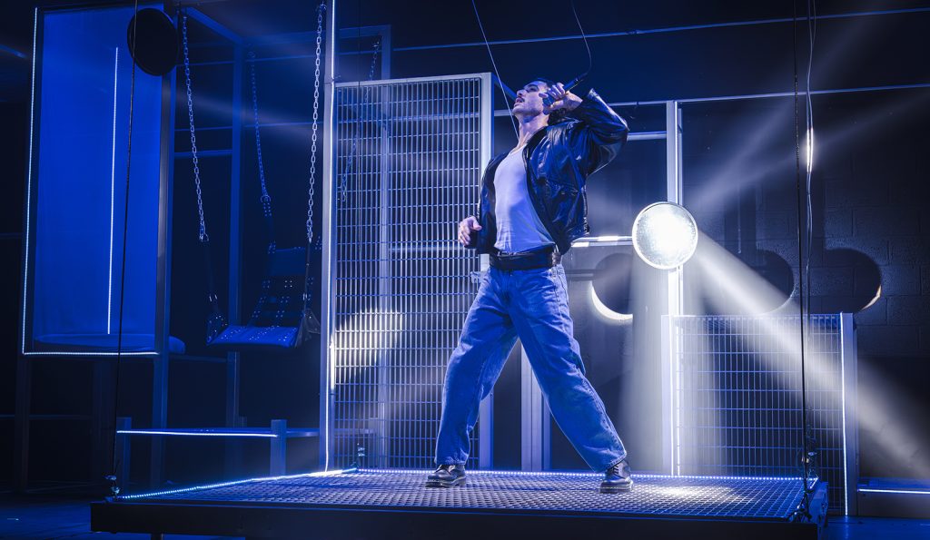 Cruise, teatro Alejandro Speitzer