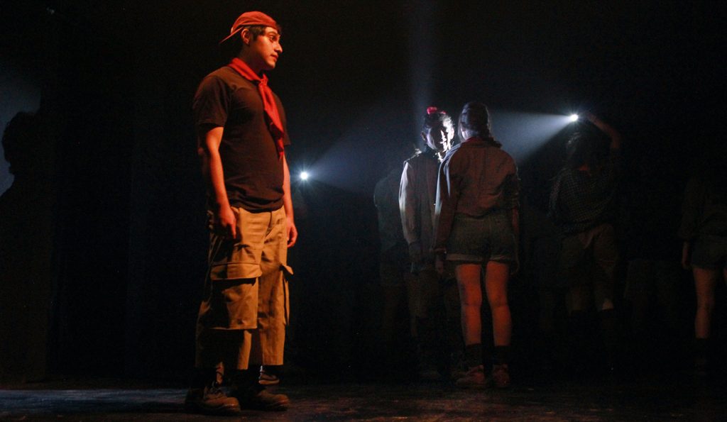 En la noche el agua se agita furiosamente