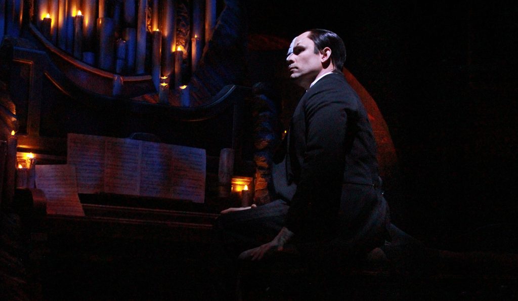 El Fantasma de la Ópera, Lina de la Peña y Edward Salles