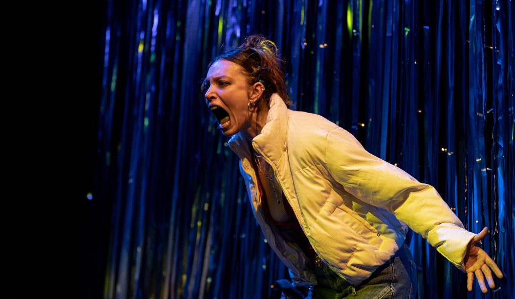 Dani Y El Profundo Mar Azul