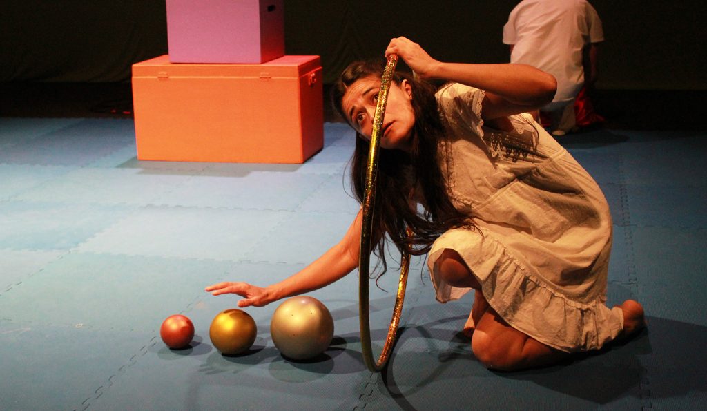 Valentina Y La Sombra Del Diablo