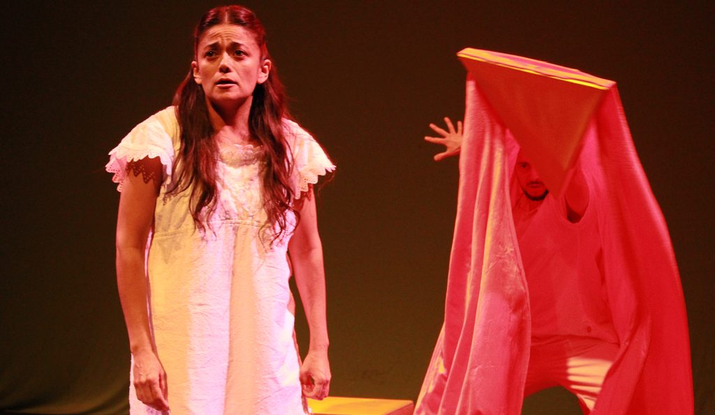 Valentina Y La Sombra Del Diablo