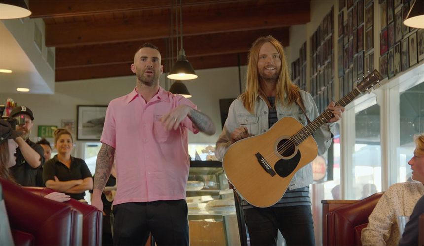 La serie que el video de Sugar de Maroon 5 inspiró