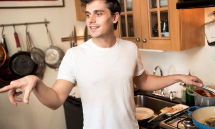 Antoni de Queer Eye abrió un restaurante y se oye deli