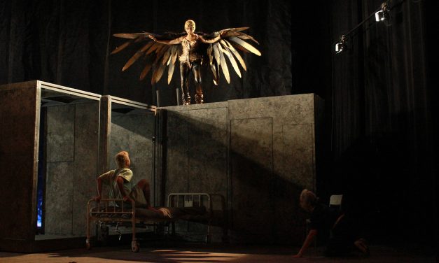 Ángeles En América – Review